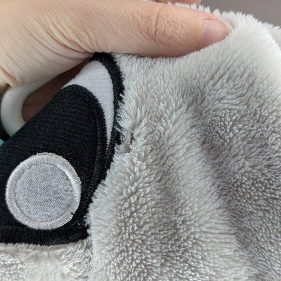 Snuggie Tails Shark Blanket - Picture 4 of 4